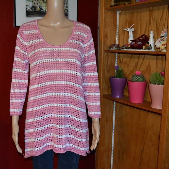 𝅺JEANNE PIERRE Crochet V neck - Picture 1 of 5